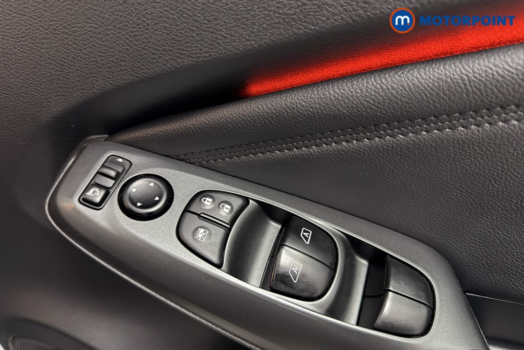 Nissan Juke N-Connecta Automatic Petrol SUV - Stock Number (1584032) - 18th supplementary image