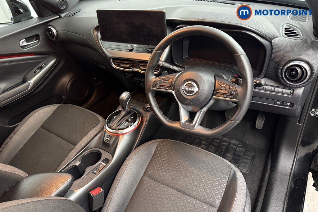 Nissan Juke N-Connecta Automatic Petrol SUV - Stock Number (1584032) - 1st supplementary image