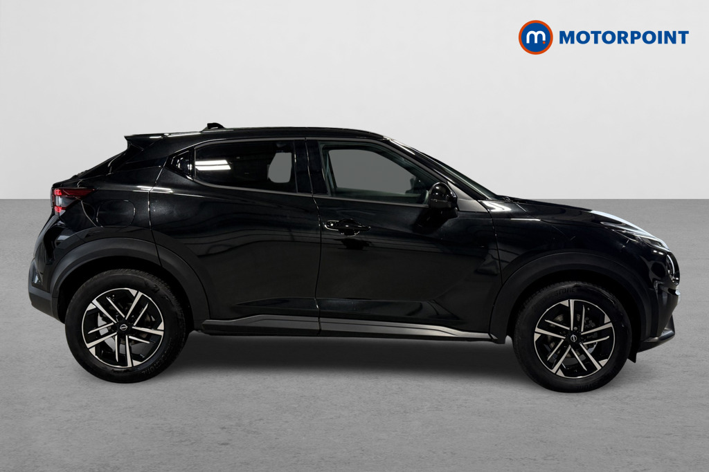 Nissan Juke N-Connecta Automatic Petrol SUV - Stock Number (1584032) - Drivers side