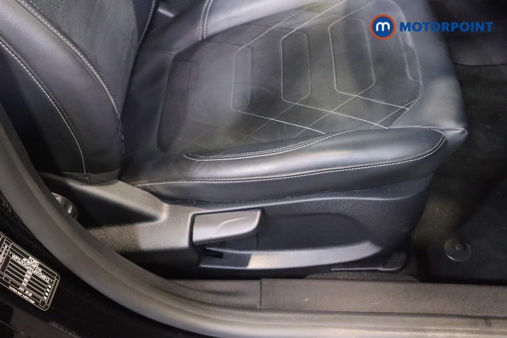 Ford Fiesta Titanium Vignale Manual Petrol Hatchback - Stock Number (1584167) - 17th supplementary image