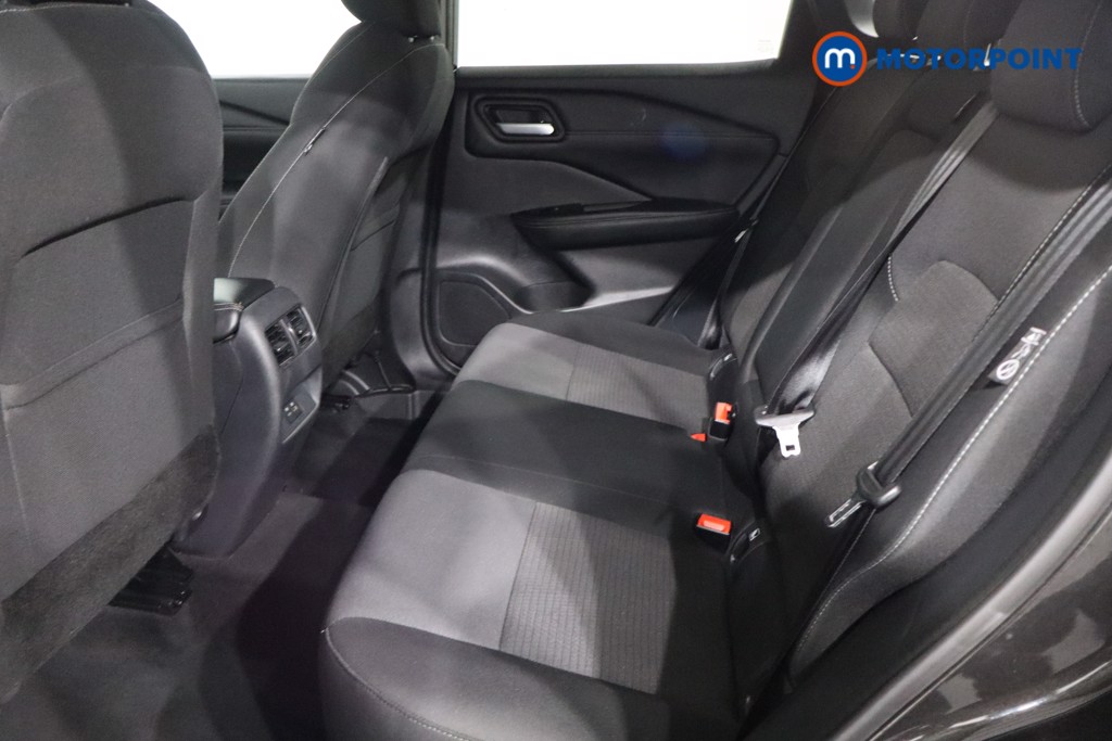 Nissan Qashqai N-Connecta Manual Petrol SUV - Stock Number (1584277) - 5th supplementary image