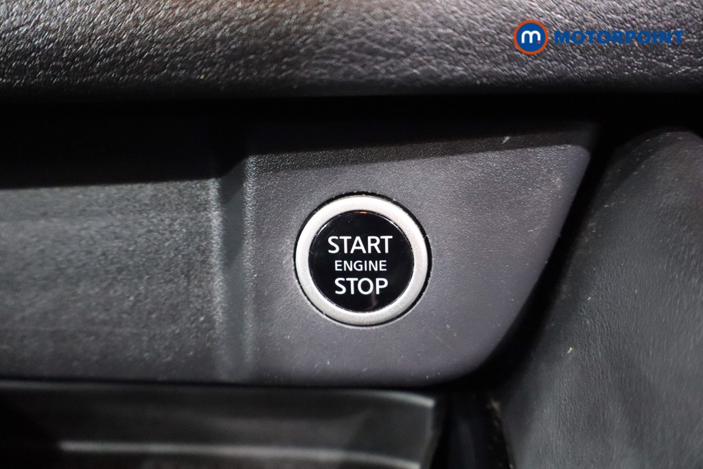 Nissan Qashqai N-Connecta Manual Petrol SUV - Stock Number (1584277) - 13th supplementary image