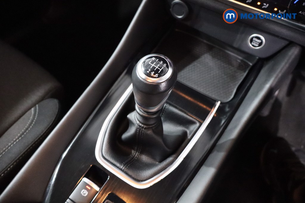 Nissan Qashqai N-Connecta Manual Petrol SUV - Stock Number (1584277) - 14th supplementary image