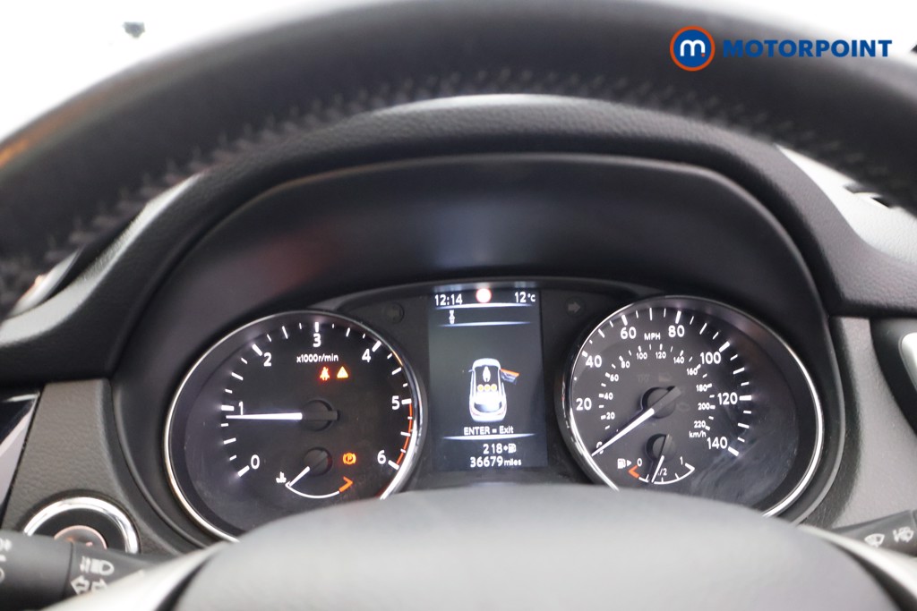 Nissan Qashqai N-Vision Manual Diesel SUV - Stock Number (1584688) - 4th supplementary image