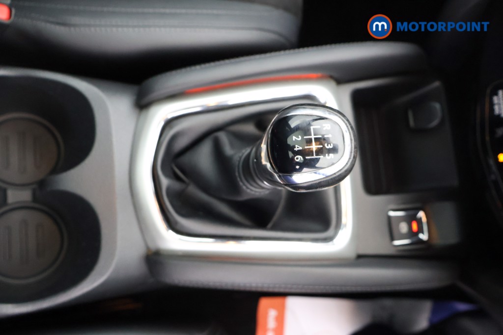 Nissan Qashqai N-Vision Manual Diesel SUV - Stock Number (1584688) - 11th supplementary image