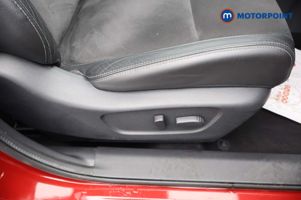 Nissan Qashqai N-Vision Manual Diesel SUV - Stock Number (1584688) - 19th supplementary image