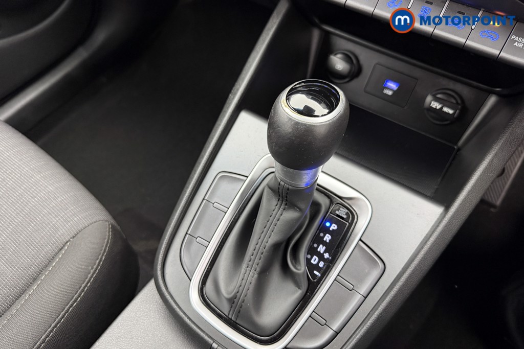 Hyundai Kona Se Connect Automatic Petrol-Electric Hybrid SUV - Stock Number (1584942) - 8th supplementary image