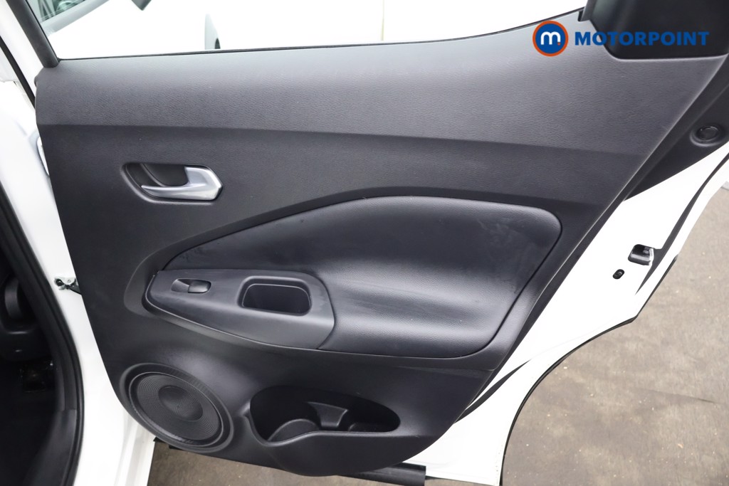 Nissan Juke Acenta Premium Manual Petrol SUV - Stock Number (1587041) - 16th supplementary image