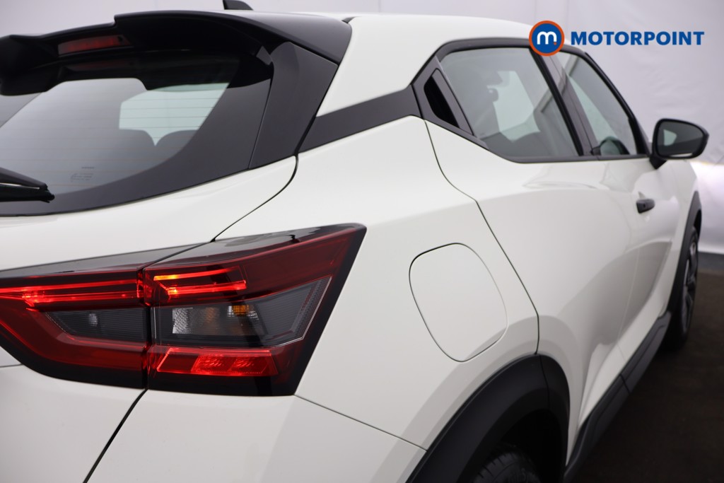 Nissan Juke Acenta Premium Manual Petrol SUV - Stock Number (1587041) - 21st supplementary image