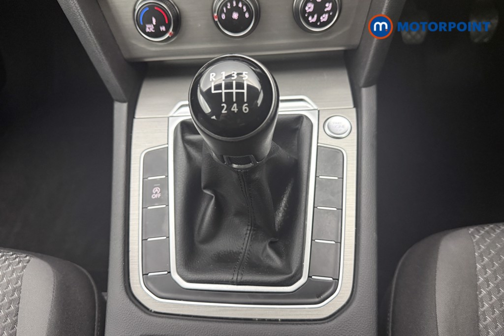 Volkswagen Passat S Manual Diesel Estate - Stock Number (1587183) - 5th supplementary image