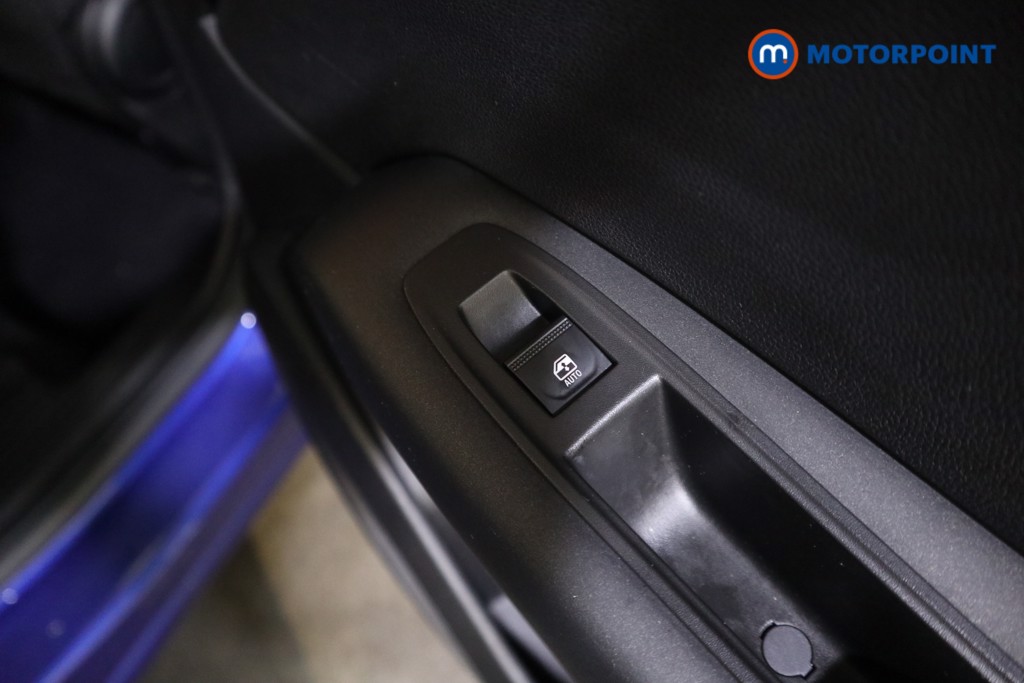 Renault Captur Iconic Automatic Petrol-Electric Hybrid SUV - Stock Number (1587374) - 17th supplementary image