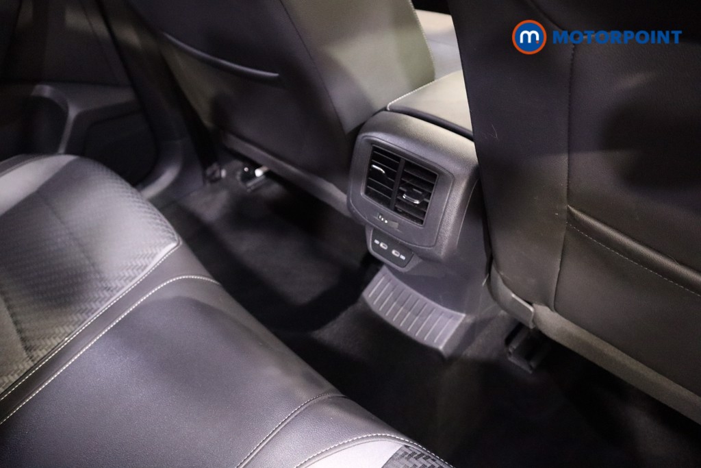 Volkswagen T-Roc R-Line Automatic Petrol SUV - Stock Number (1587596) - 19th supplementary image
