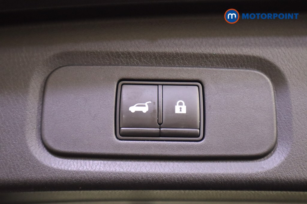Nissan Qashqai Tekna Manual Petrol SUV - Stock Number (1587907) - 21st supplementary image