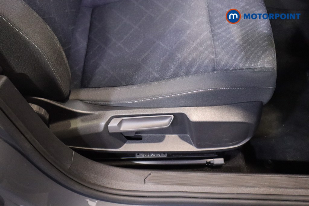 Volkswagen Golf Life Manual Petrol Hatchback - Stock Number (1588563) - 16th supplementary image