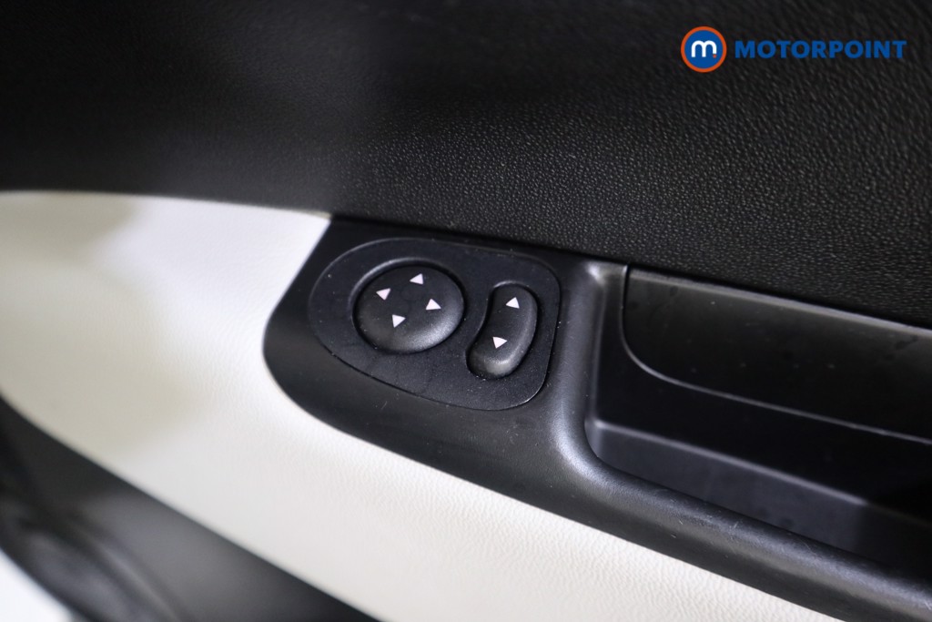 Fiat 500 Dolcevita Manual Petrol Hatchback - Stock Number (1588869) - 9th supplementary image
