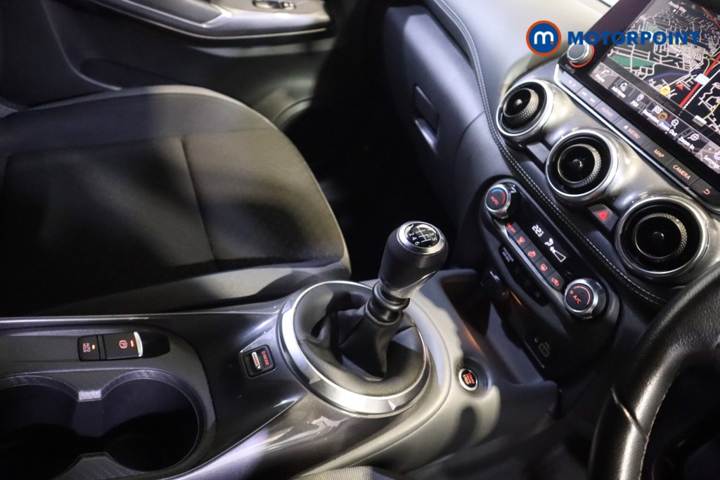 Nissan Juke N-Connecta Manual Petrol SUV - Stock Number (1588872) - 7th supplementary image