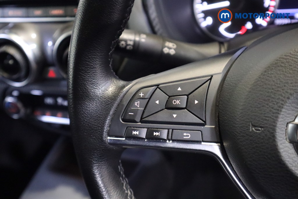 Nissan Juke N-Connecta Manual Petrol SUV - Stock Number (1588872) - 15th supplementary image