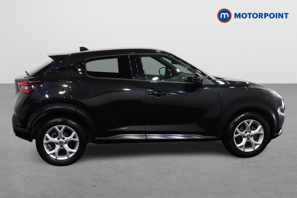 Nissan Juke N-Connecta Manual Petrol SUV - Stock Number (1588872) - Drivers side