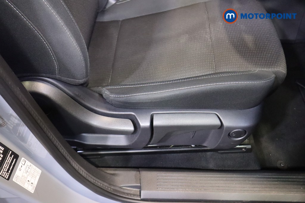 Nissan Qashqai Acenta Premium Manual Petrol SUV - Stock Number (1589436) - 16th supplementary image