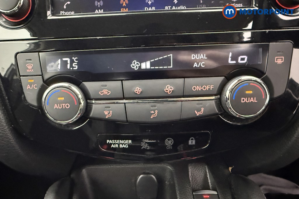Nissan Qashqai Acenta Premium Manual Diesel SUV - Stock Number (1589608) - 8th supplementary image