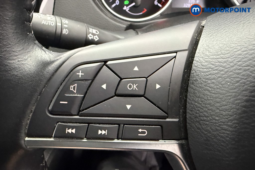 Nissan Qashqai Acenta Premium Manual Diesel SUV - Stock Number (1589608) - 9th supplementary image
