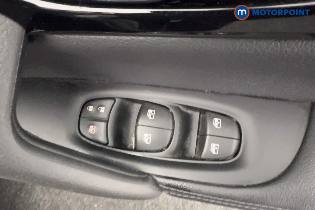 Nissan Qashqai Acenta Premium Manual Diesel SUV - Stock Number (1589608) - 12th supplementary image