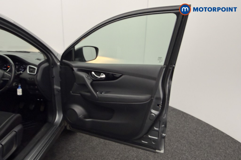 Nissan Qashqai Acenta Premium Manual Diesel SUV - Stock Number (1589608) - 13th supplementary image