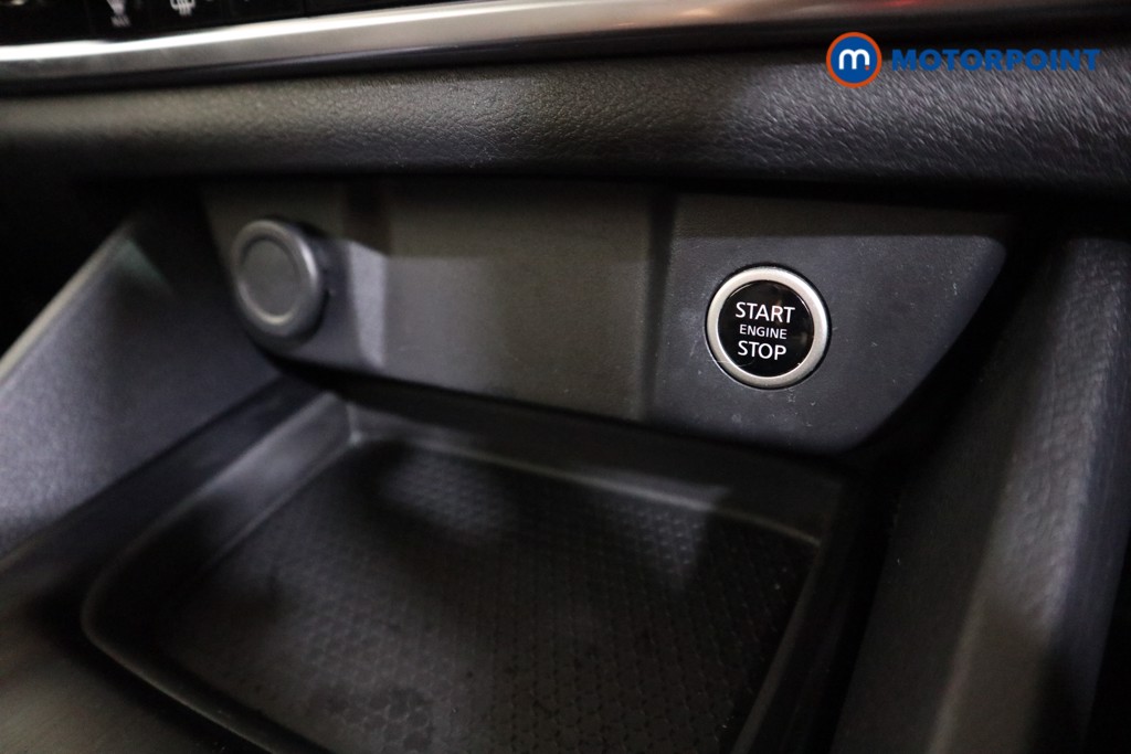 Nissan Qashqai Acenta Premium Automatic Petrol SUV - Stock Number (1589723) - 8th supplementary image