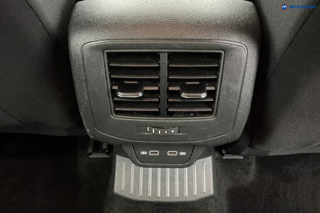 Volkswagen T-Roc Life Automatic Petrol SUV - Stock Number (1589943) - 10th supplementary image