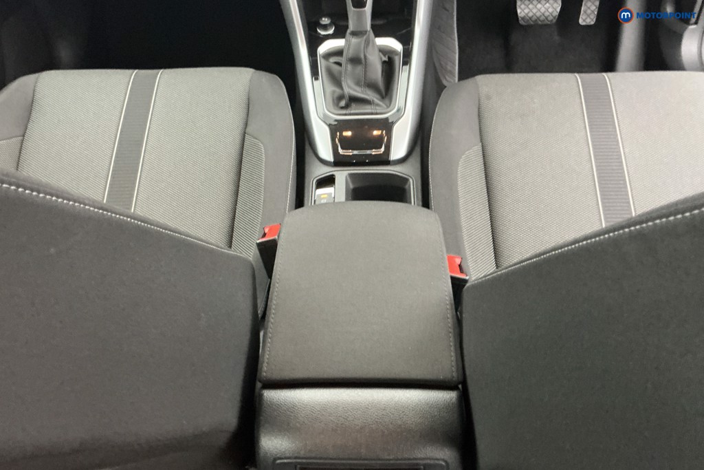 Volkswagen T-Roc Life Automatic Petrol SUV - Stock Number (1589943) - 11th supplementary image
