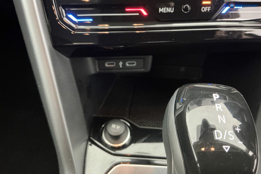 Volkswagen T-Roc Life Automatic Petrol SUV - Stock Number (1589943) - 16th supplementary image