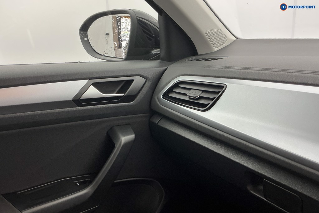 Volkswagen T-Roc Life Automatic Petrol SUV - Stock Number (1589943) - 18th supplementary image