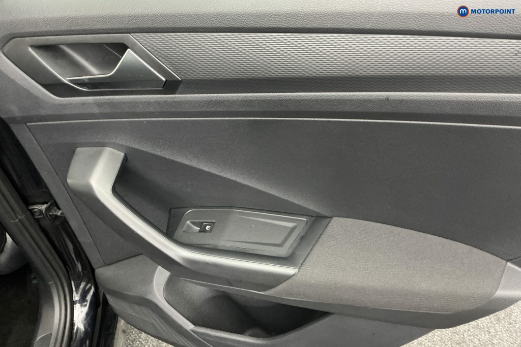 Volkswagen T-Roc Life Automatic Petrol SUV - Stock Number (1589943) - 23rd supplementary image