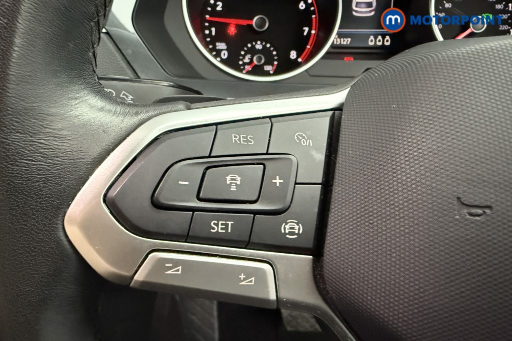 Volkswagen Tiguan Life Automatic Petrol SUV - Stock Number (1589971) - 4th supplementary image
