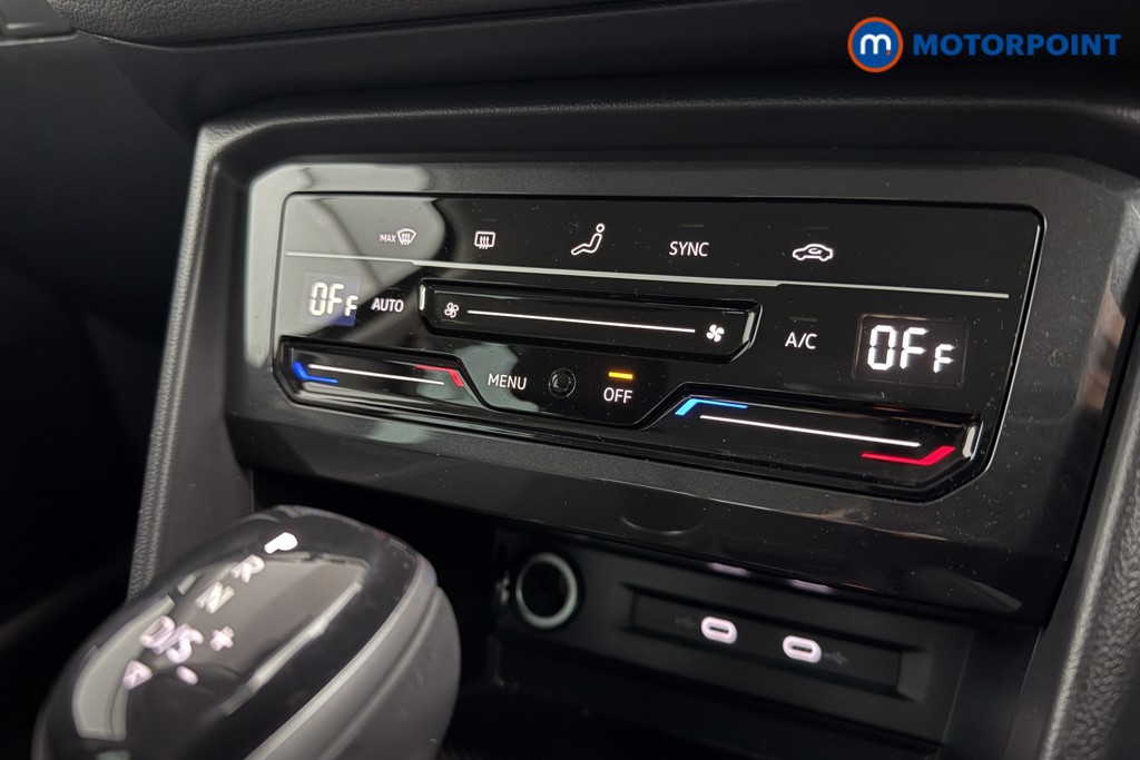 Volkswagen Tiguan Life Automatic Petrol SUV - Stock Number (1589971) - 13th supplementary image