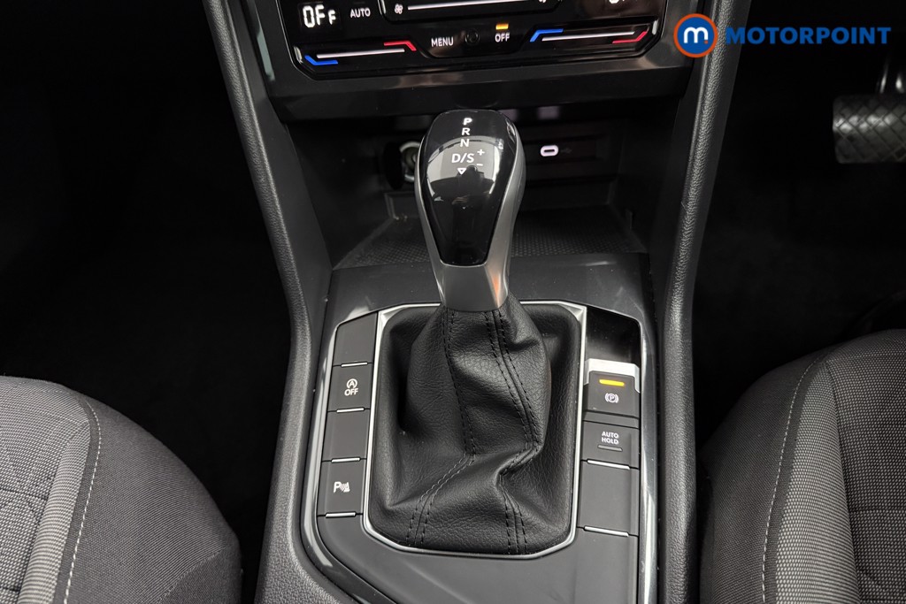 Volkswagen Tiguan Life Automatic Petrol SUV - Stock Number (1589971) - 14th supplementary image