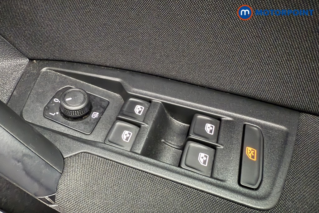 Volkswagen Tiguan Life Automatic Petrol SUV - Stock Number (1589971) - 19th supplementary image