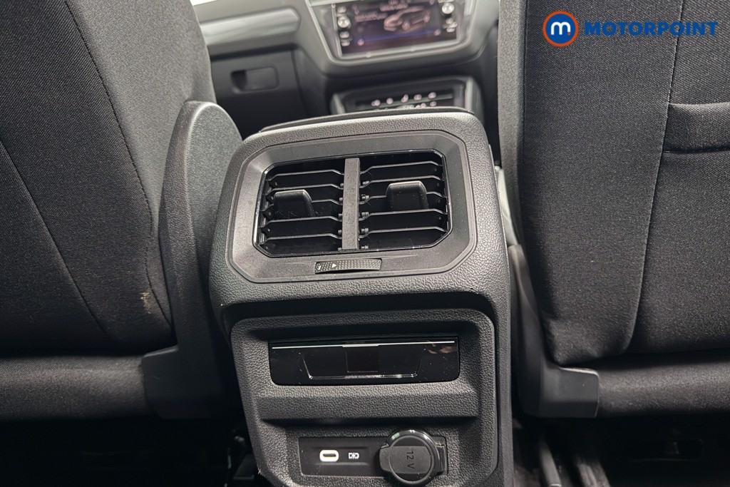 Volkswagen Tiguan Life Automatic Petrol SUV - Stock Number (1589971) - 23rd supplementary image