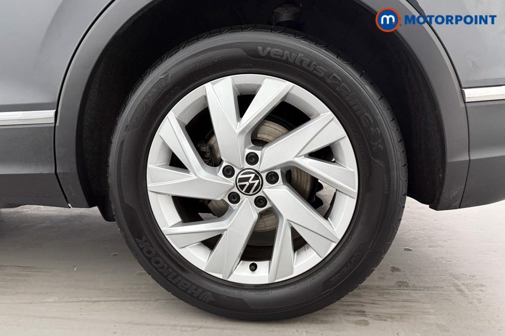 Volkswagen Tiguan Life Automatic Petrol SUV - Stock Number (1589971) - 32nd supplementary image
