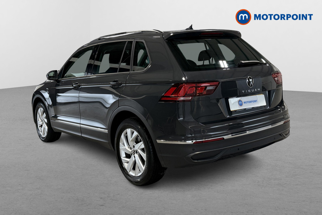 Volkswagen Tiguan Life Automatic Petrol SUV - Stock Number (1589971) - Passenger side rear corner
