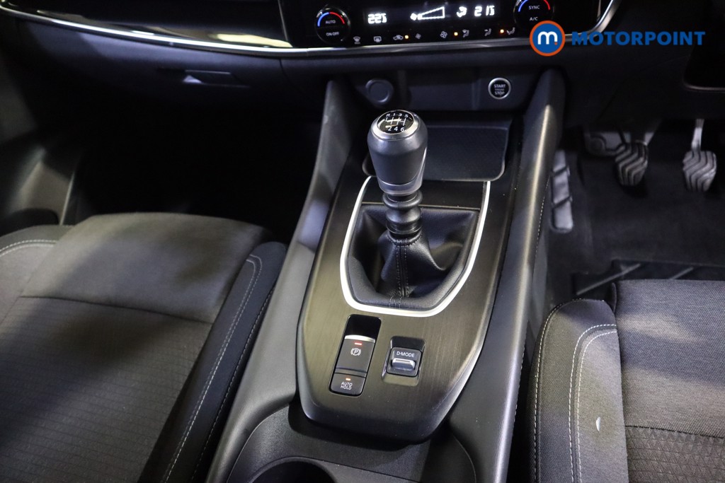 Nissan Qashqai N-Connecta Manual Petrol SUV - Stock Number (1589992) - 6th supplementary image