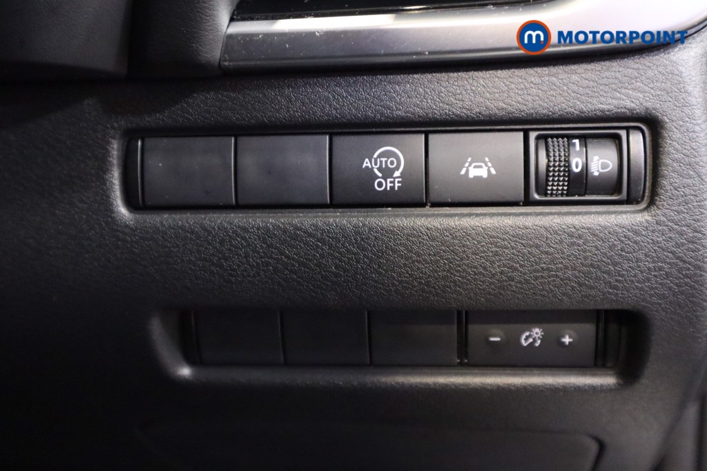 Nissan Qashqai N-Connecta Manual Petrol SUV - Stock Number (1589992) - 12th supplementary image