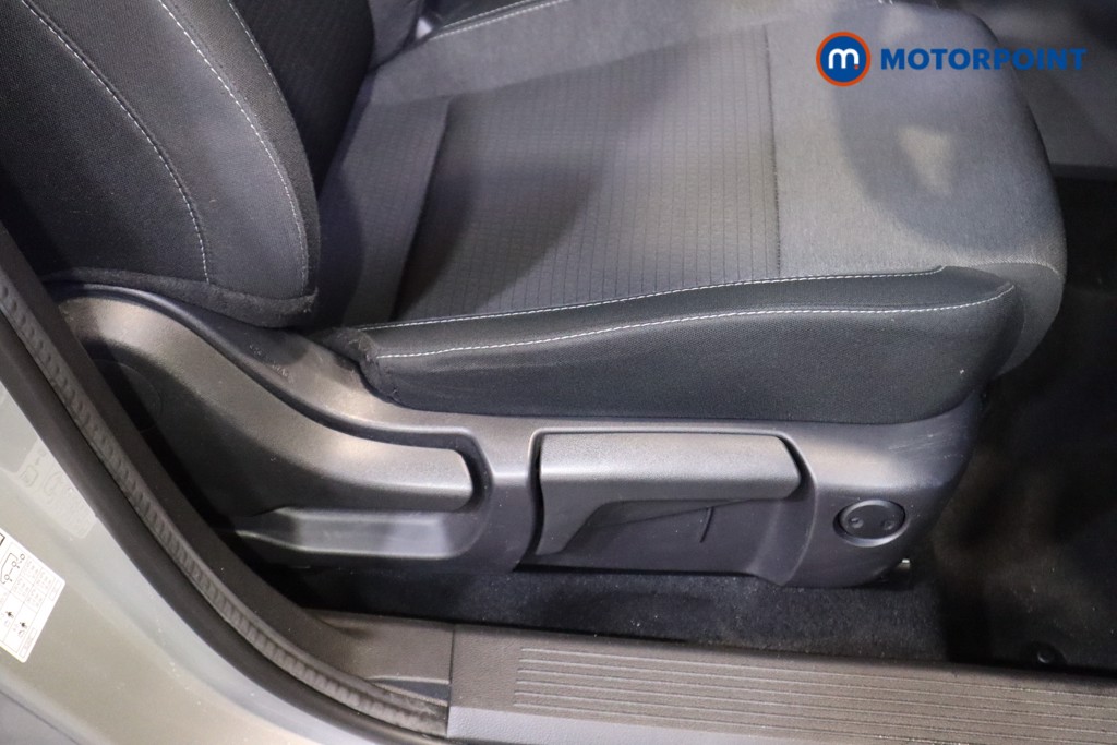 Nissan Qashqai N-Connecta Manual Petrol SUV - Stock Number (1589992) - 16th supplementary image