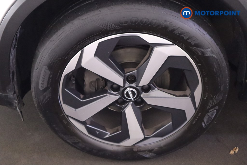 Nissan Qashqai N-Connecta Manual Petrol SUV - Stock Number (1589992) - 23rd supplementary image