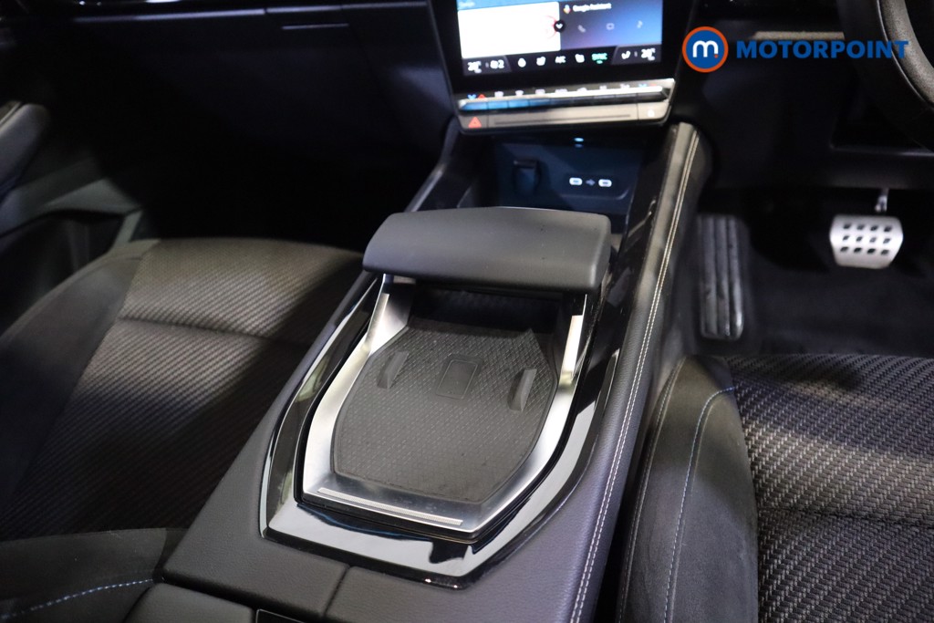Renault Austral Iconic Esprit Alpine Automatic Petrol-Electric Hybrid SUV - Stock Number (1590011) - 6th supplementary image