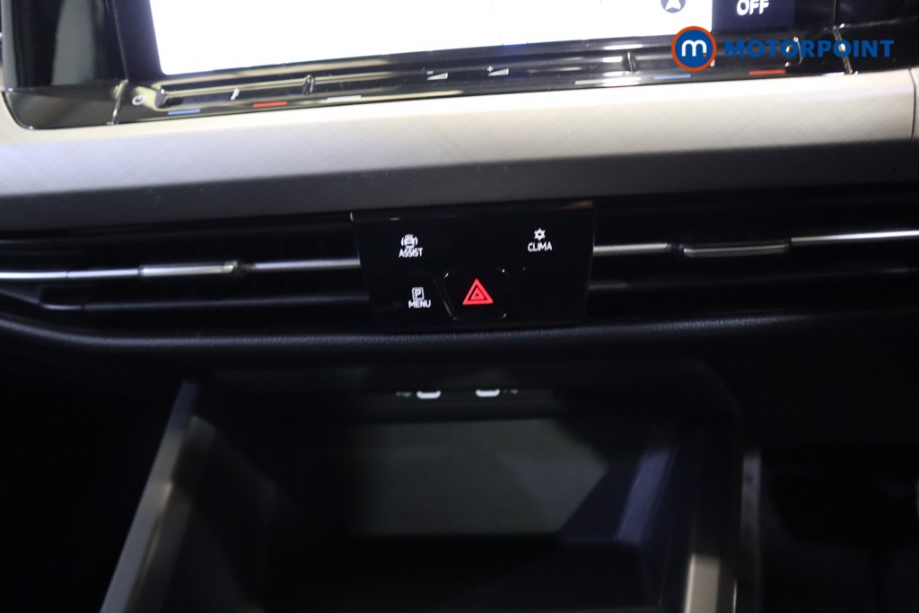 Volkswagen Golf Life Automatic Diesel Hatchback - Stock Number (1590078) - 5th supplementary image