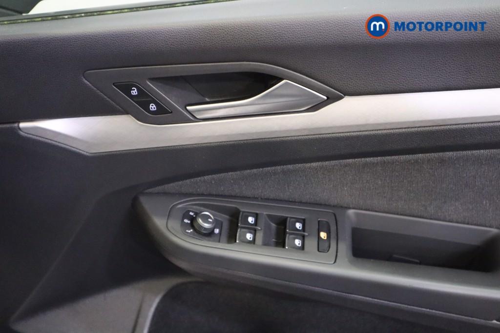 Volkswagen Golf Life Automatic Diesel Hatchback - Stock Number (1590078) - 10th supplementary image