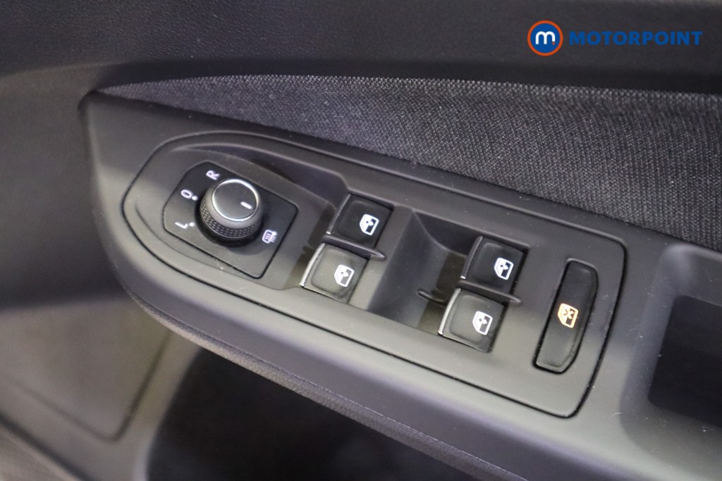 Volkswagen Golf Life Automatic Diesel Hatchback - Stock Number (1590078) - 11th supplementary image