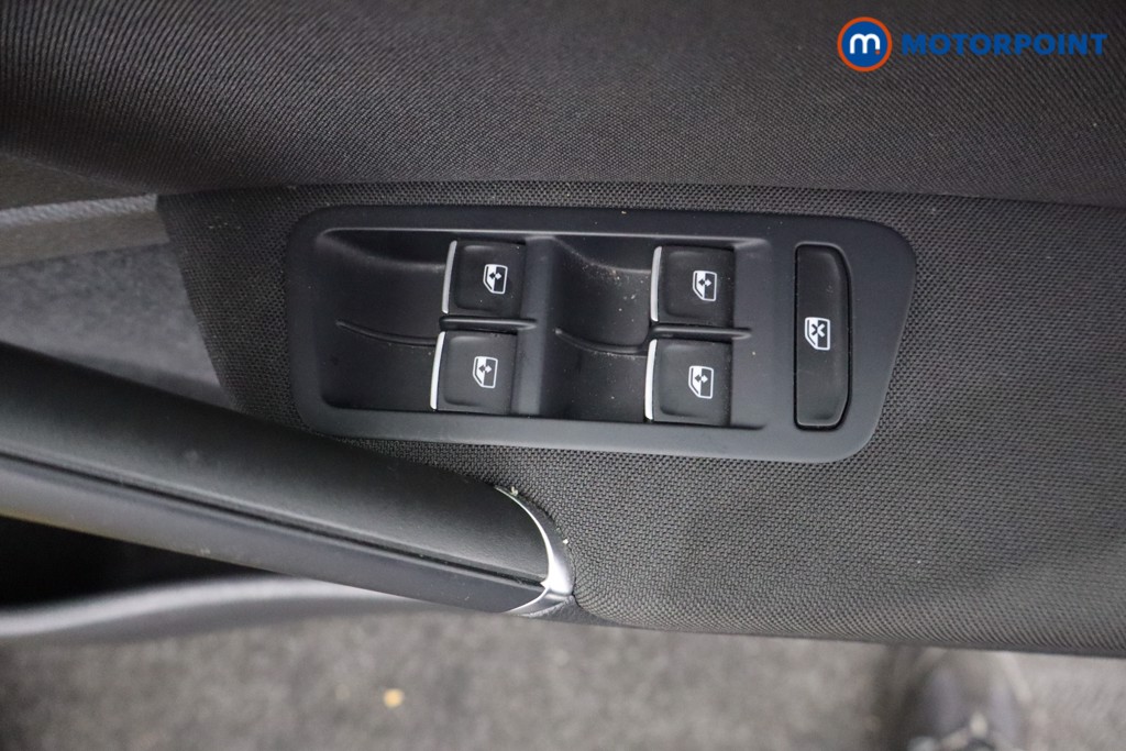 Volkswagen Golf R-Line Automatic Petrol Hatchback - Stock Number (1563279) - 11th supplementary image