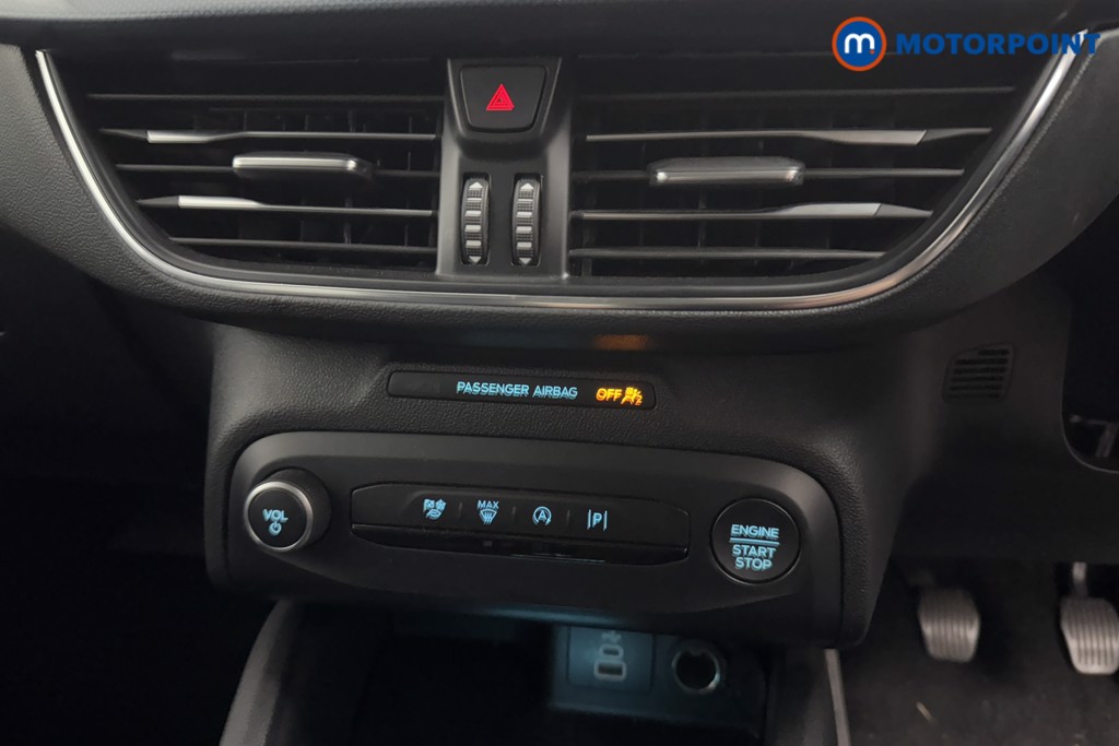 Ford Focus Active Manual Petrol Hatchback - Stock Number (1568617) - 13th supplementary image